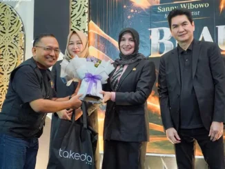 Wakil Wali Kota Pekalongan Balgis Diab dorong UMKM kecantikan naik kelas lewat seminar bersama maestro Rudy Hadisuwarno. Simak selengkapnya!