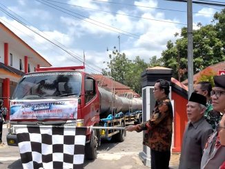 Kekurangan air bersih melanda 80 dusun di Kabupaten Magelang. Pemkab bersama Baznas, PMI, dan PDAM memperkuat distribusi air serta penanganan jangka panjang.