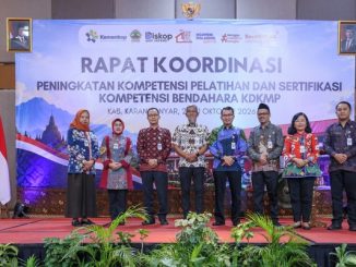 Pemprov Jateng memperkuat tata kelola KDKMP lewat pelatihan dan sertifikasi ribuan bendahara. Simak strategi lengkap agar koperasi desa makin profesional!
