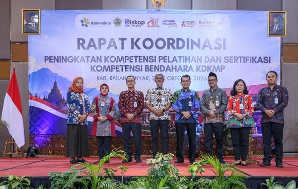 Pemprov Jateng memperkuat tata kelola KDKMP lewat pelatihan dan sertifikasi ribuan bendahara. Simak strategi lengkap agar koperasi desa makin profesional!
