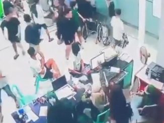 Polres Rembang ungkap pemicu keributan antarpemuda di Puskesmas Kragan I yang berawal dari saling senggol di konser dangdut. Simak kronologi lengkapnya!