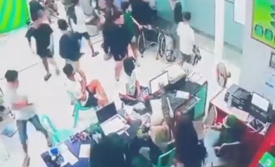 Polres Rembang ungkap pemicu keributan antarpemuda di Puskesmas Kragan I yang berawal dari saling senggol di konser dangdut. Simak kronologi lengkapnya! Polres Rembang ungkap pemicu keributan antarpemuda di Puskesmas Kragan I yang berawal dari saling senggol di konser dangdut. Simak kronologi lengkapnya!