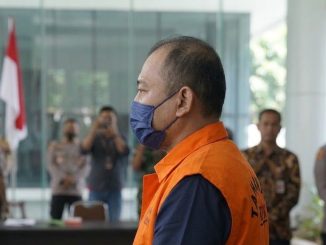 KPK memeriksa Bupati Sorong Selatan Petronela Krenak terkait kasus dugaan pemerasan yang menyeret Bupati Pemalang nonaktif Anom Widiyantoro.