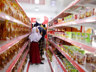 Kopdes Merah Putih Desa Pandeyan, Boyolali, diserbu warga karena menjual sembako murah, gas LPG Rp16.000, pupuk bersubsidi, hingga produk UMKM lokal.