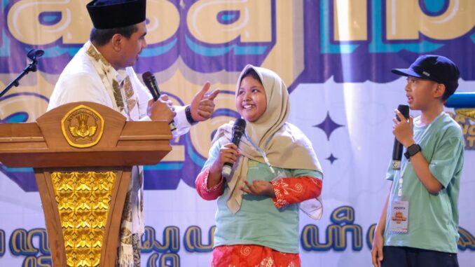 Wakil Gubernur Jawa Tengah Taj Yasin Maimoen menegaskan pentingnya pelestarian bahasa Jawa untuk membentuk karakter dan tata krama di Festival Tunas Bahasa Ibu 2026.