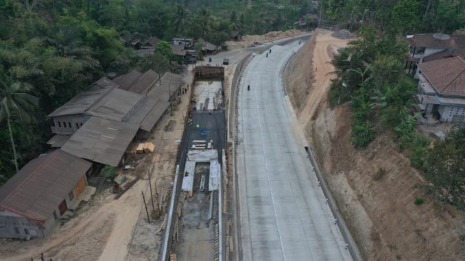 Pemprov Jateng mengebut pembangunan Jalur Penyelamat Kalijambe Purworejo untuk menekan angka kecelakaan. Cek target rampung dan progres terbarunya di sini!