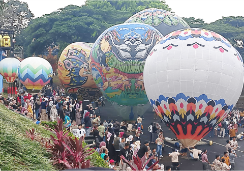 Owabong Purbalingga sukses sedot ribuan pengunjung lewat Fun Run with DJ dan atraksi balon udara Wonosobo. Intip keseruannya di sini! Owabong Purbalingga sukses sedot ribuan pengunjung lewat Fun Run with DJ dan atraksi balon udara Wonosobo. Intip keseruannya di sini!