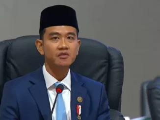 Relawan tanggapi putusan MK terkait bukti ijazah SMA Gibran Rakabuming. Tegaskan ijazah ada dan wacana pemakzulan tak bersumber hukum.