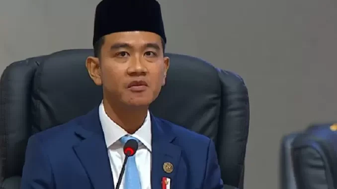 Relawan tanggapi putusan MK terkait bukti ijazah SMA Gibran Rakabuming. Tegaskan ijazah ada dan wacana pemakzulan tak bersumber hukum.