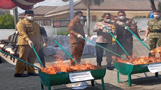 Kasus narkoba di Jepara melonjak drastis hingga Oktober 2026. Pemkab dan Kejari Jepara musnahkan 1,2 kg sabu serta ajak masyarakat perkuat pencegahan!