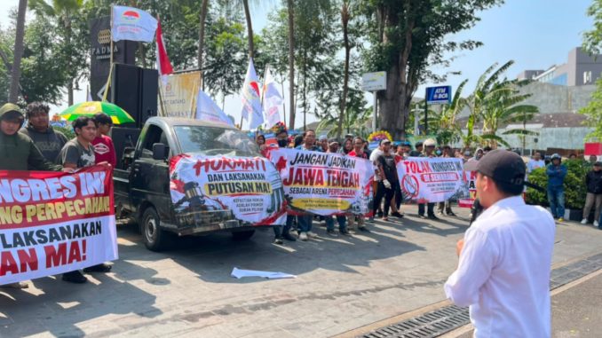 DPD Garda NKRI Jawa Tengah menolak Kongres Ikatan Notaris Indonesia di Semarang akibat dualisme kepengurusan. Aksi jilid II dilaporkan sempat memanas.