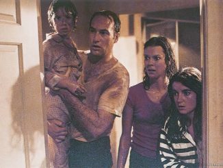 Satu per satu pemain film Poltergeist meninggal secara tragis. Benarkah penggunaan kerangka manusia asli di set membawa kutukan horor nyata?