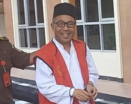 Pimpinan Ponpes Al-Anwar Jepara dituntut 12 tahun penjara, denda Rp1 miliar, dan restitusi Rp147 juta dalam kasus dugaan kekerasan seksual terhadap santriwati. Pimpinan Ponpes Al-Anwar Jepara dituntut 12 tahun penjara, denda Rp1 miliar, dan restitusi Rp147 juta dalam kasus dugaan kekerasan seksual terhadap santriwati.