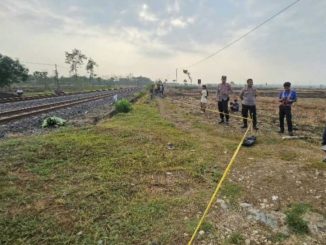 Nekat melewati perlintasan kereta api yang sudah ditutup, seorang petani di Grobogan tewas tertemper KA Argo Anjasmoro. Simak kronologi lengkapnya di sini.