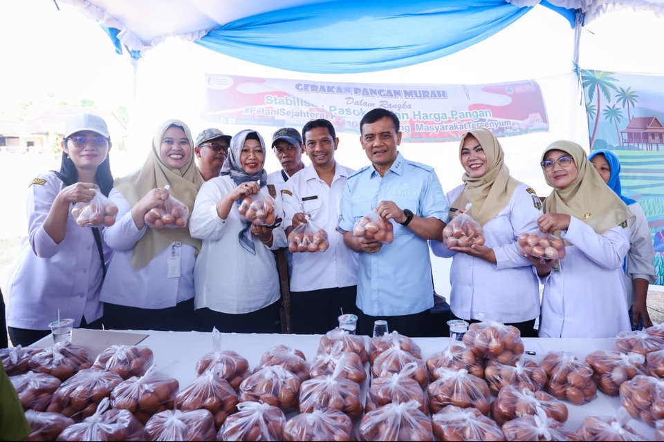 Pemprov Jateng menggelar 1.724 Gerakan Pangan Murah untuk menjaga harga kebutuhan pokok dan menekan inflasi.