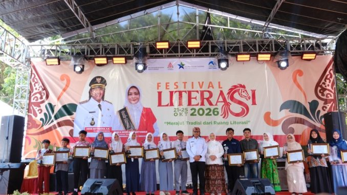 Bupati Agus Setyawan resmi buka Festival Literasi Temanggung 2026. Dorong minat baca, literasi digital, hingga pelestarian budaya lokal Situs Liyangan. Bupati Agus Setyawan resmi buka Festival Literasi Temanggung 2026. Dorong minat baca, literasi digital, hingga pelestarian budaya lokal Situs Liyangan.