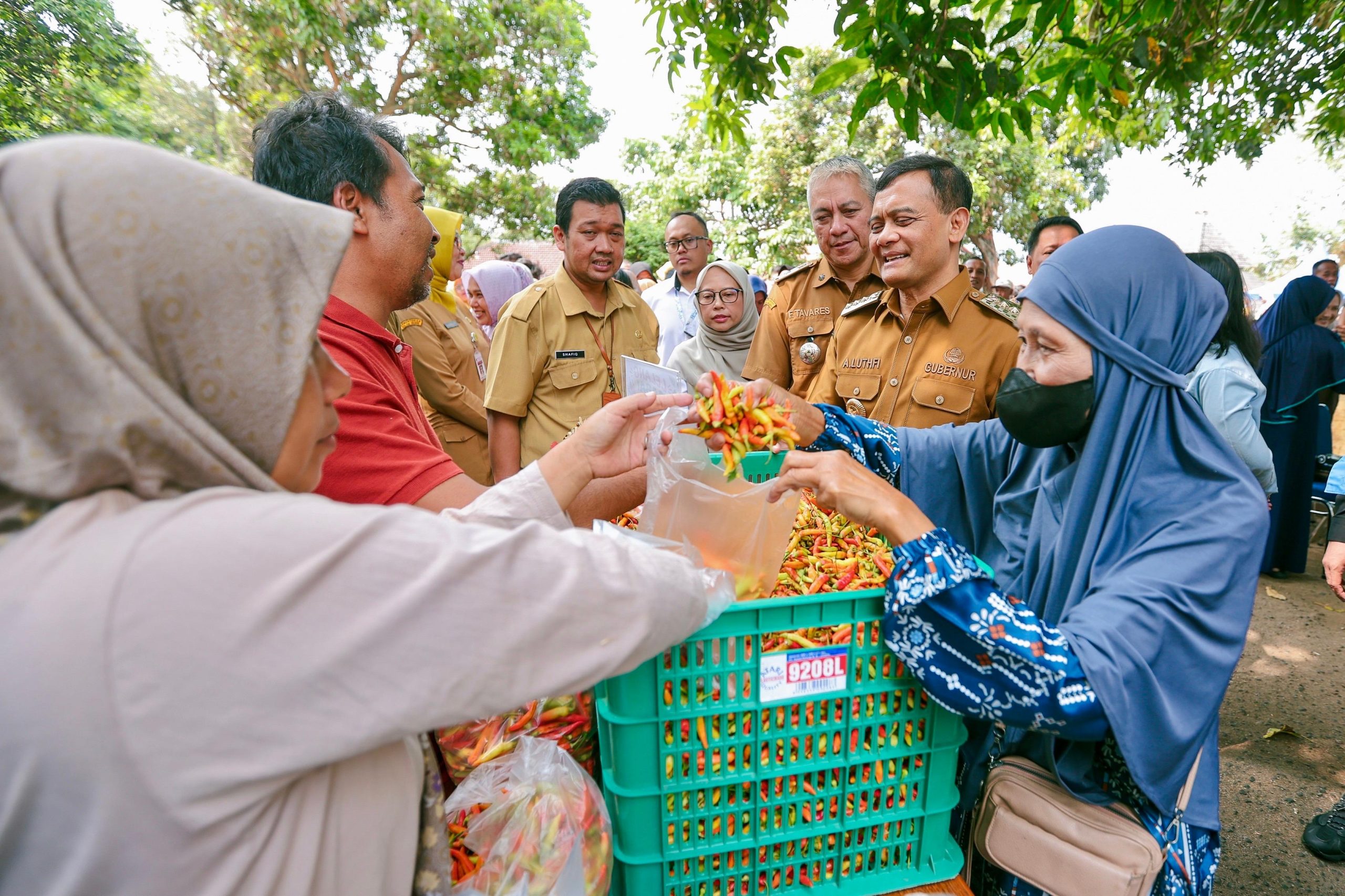 Guna tekan inflasi Jawa Tengah, Pemprov Jateng dan BI menggelar gerakan pangan murah serta menyalurkan bantuan untuk menjaga stabilitas harga pangan.