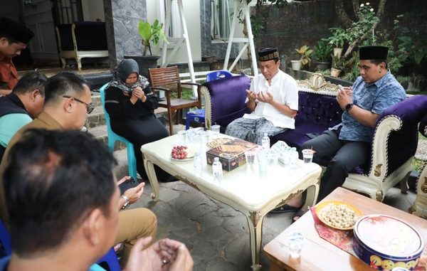 Wagub Jateng Taj Yasin bertakziah ke rumah atlet selam Syabilla di Jepara. Pemprov Jateng janji evaluasi total prosedur keamanan Porprov 2026. Wagub Jateng Taj Yasin bertakziah ke rumah atlet selam Syabilla di Jepara. Pemprov Jateng janji evaluasi total prosedur keamanan Porprov 2026.
