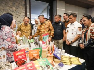 Gubernur Jateng Ahmad Luthfi mendorong 4,2 juta UMKM Jateng naik kelas hingga menembus pasar ekspor melalui program inkubasi, digitalisasi, dan akses KUR.