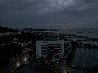 Suasana Batam saat pemadaman listrik atau blackout