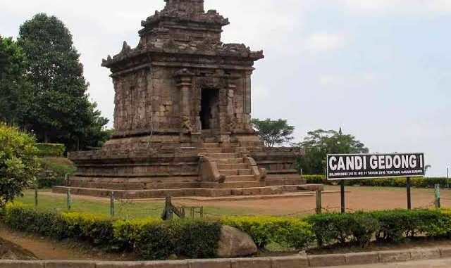 Cek daftar harga tiket Candi Gedong Songo Semarang 2026 terbaru, jam operasional, daya tarik air panas, serta panduan rute perjalanan ke lokasi.
