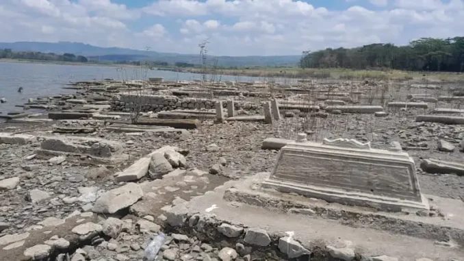 Mengulas sejarah pembangunan Waduk Gajah Mungkur Wonogiri di era Soeharto, manfaat pengendalian banjir Bengawan Solo, hingga kisah pilu peristiwa Bedhol Desa.