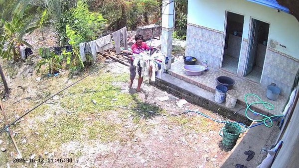 Aksi pencurian celana dalam dan bra di Pati terekam CCTV hingga viral. Pelaku mengaku mencuri puluhan pakaian dalam wanita untuk jimat pengasihan. Aksi pencurian celana dalam dan bra di Pati terekam CCTV hingga viral. Pelaku mengaku mencuri puluhan pakaian dalam wanita untuk jimat pengasihan.