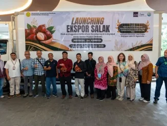 Kementerian Pertanian lepas ekspor perdana 20 ton salak Wonosobo ke Kamboja senilai Rp360 juta untuk memangkas rantai distribusi dan tingkatkan kesejahteraan petani.